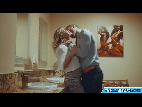❤️ Rehefa mamitaka anao ao amin'ny trano fidiovana ho an'ny besinimaro ny blonde be busty ❌ Fomba vetaveta mafy aminay ️❤